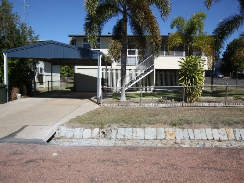 RENOVATED HIGHSET WITH SHED