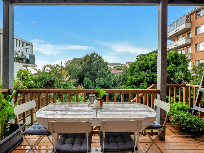 Classic Art Deco Apartment In The Heart Of Coogee
