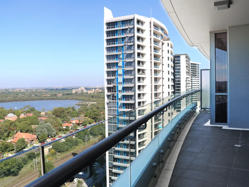 2 BEDROOM APARTMENT WITH SPECTACULAR WATER AND CITY VIEWS!