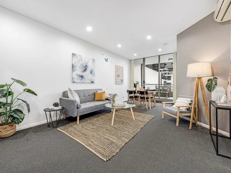 Stunning Designer Living in a Top Location