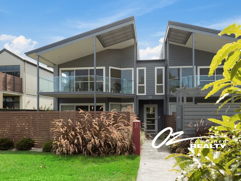 PRIME HUSKISSON LOCATION.