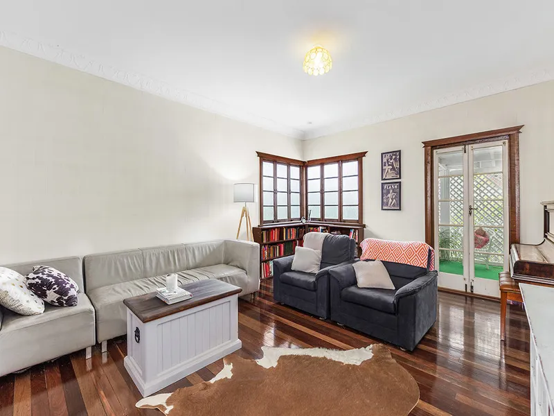 3 BEDROOM HOME IN EXCELLENT CENTRAL LOCATION 