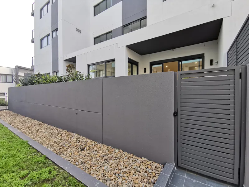 Brand new Ground floor apartment with Courtyard