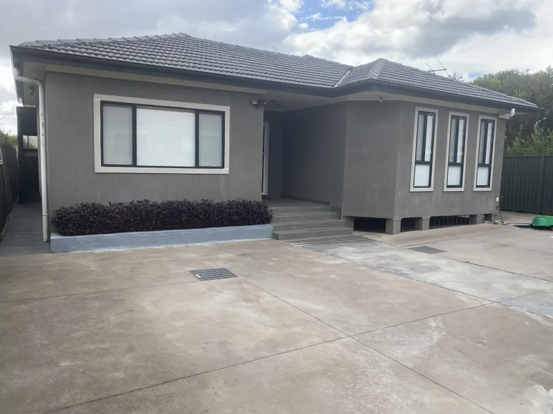 MODERN 3 BEDROOM – INCLUDES ALL BILLS