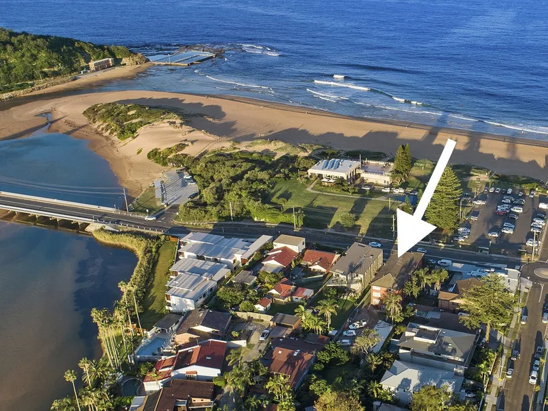 Beachside Apartment - 6 Month Lease