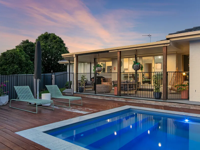 Modernised family entertainer with sweeping district views