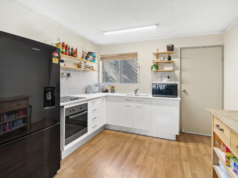 Ground Floor Apartment Living!