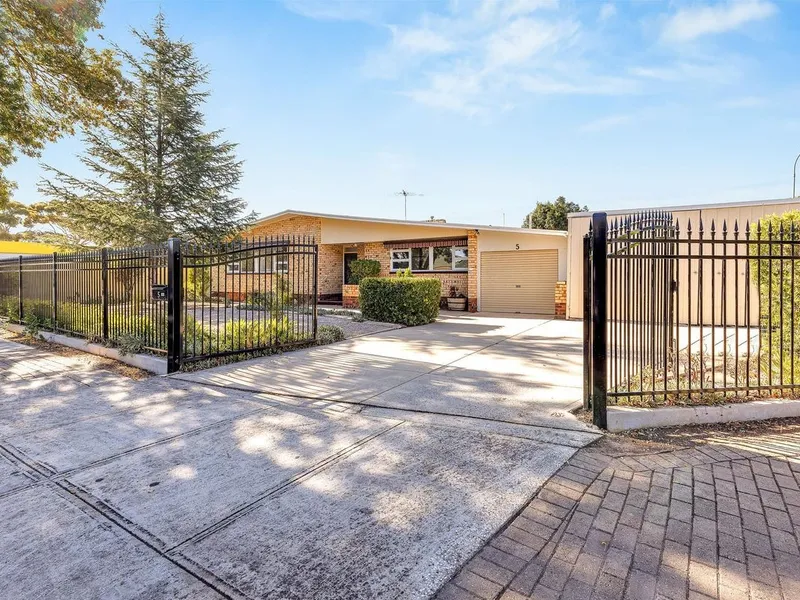 3 Big Sized Bedroom House available in Elizabeth