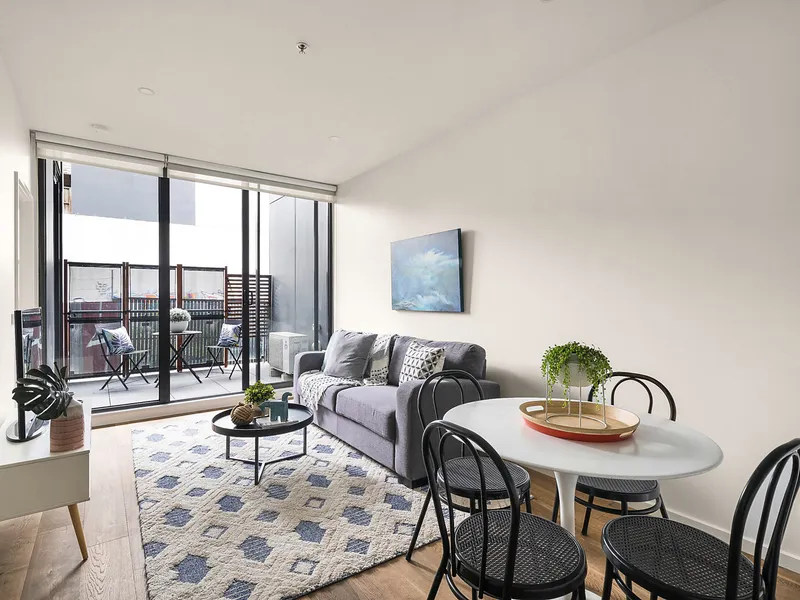 Modern Apartment In The Heart Of It All!