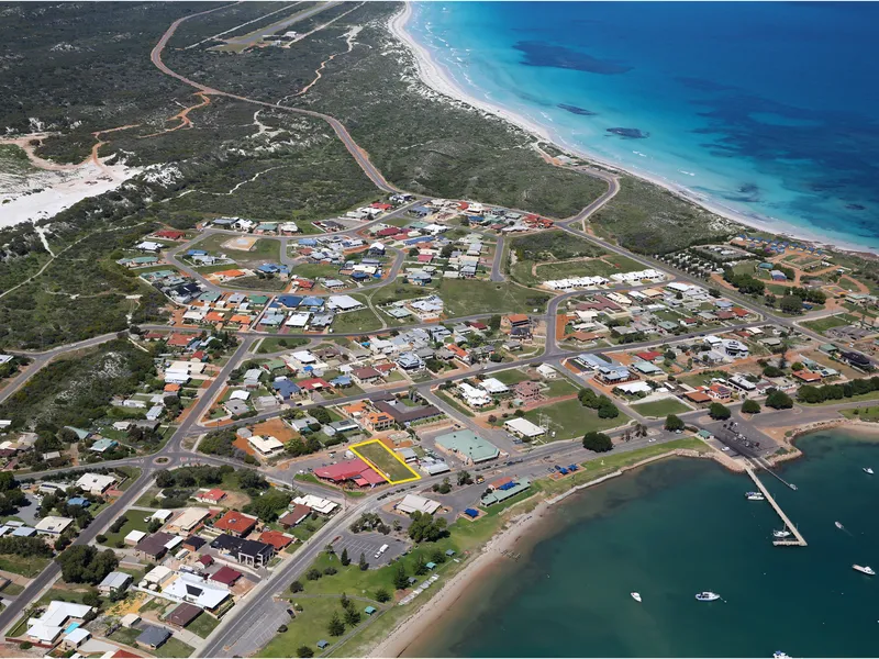 Water Front - Dream Location - Opportunity Awaits