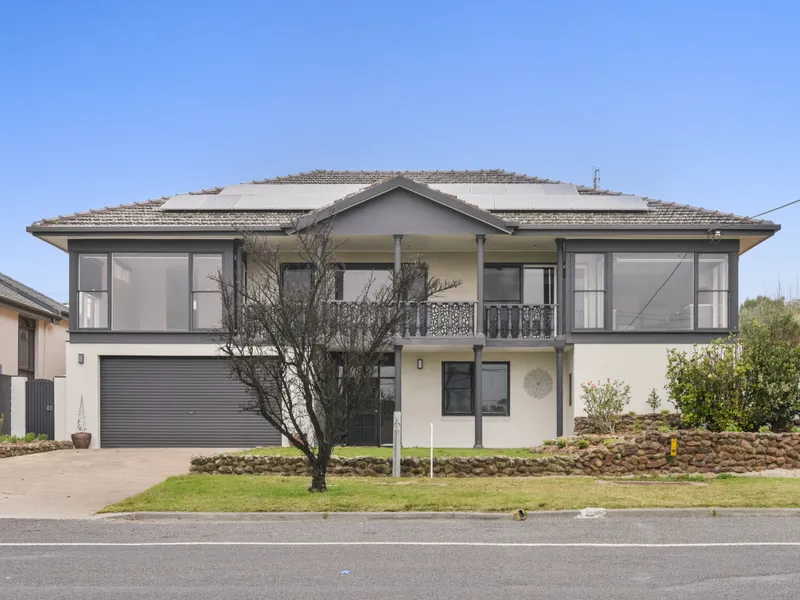 Amazing Super Spacious 3 Bedroom + Office Home with Incredible Views