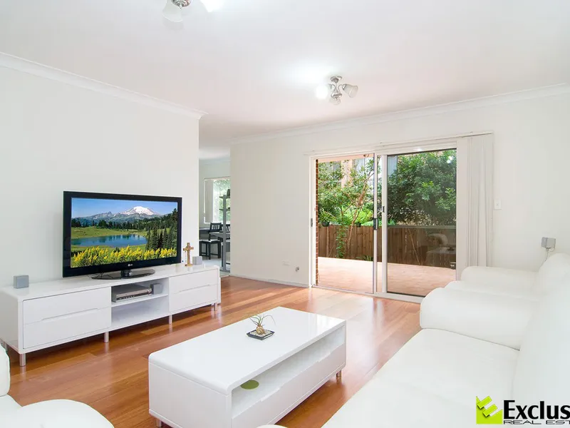 BRIGHT AND SPACIOUS UNIT IN GREAT LOCATION
