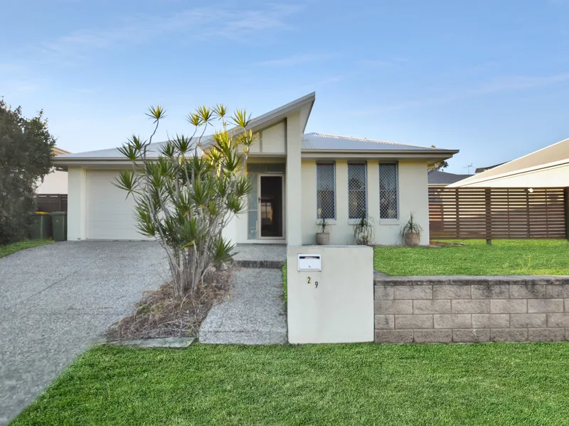 Solar Electricity and Large Double Side Access Yard