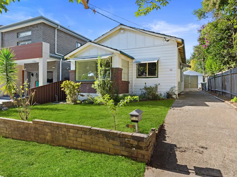 The Perfect Open Canvas, A Renovators Delight!