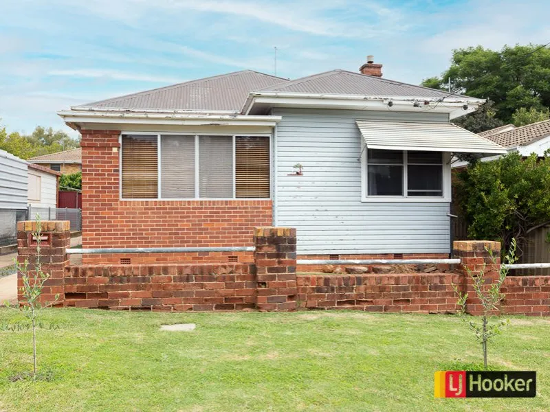 Perfect Location, Easy Maintenance Home