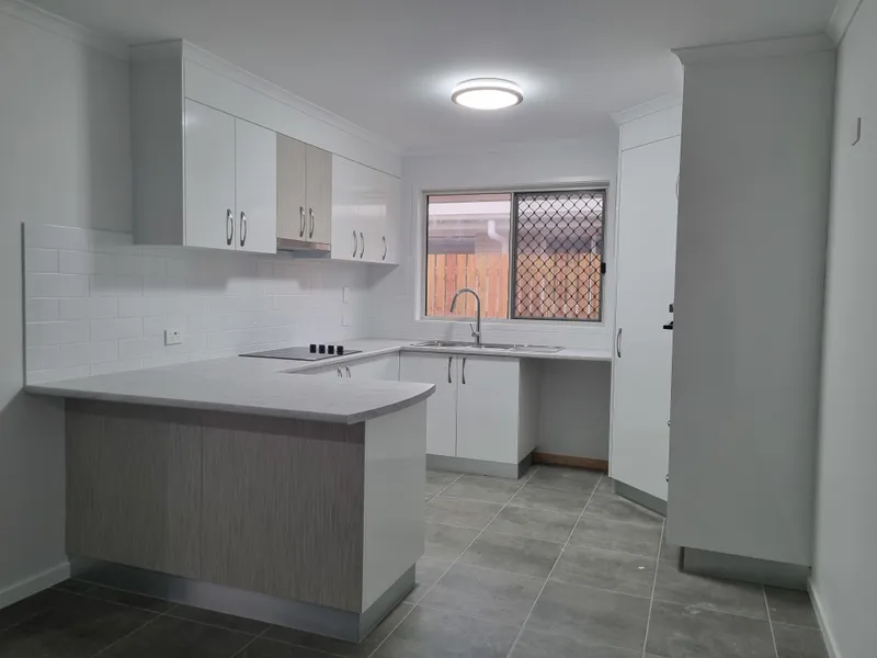 Brand new home - Urangan