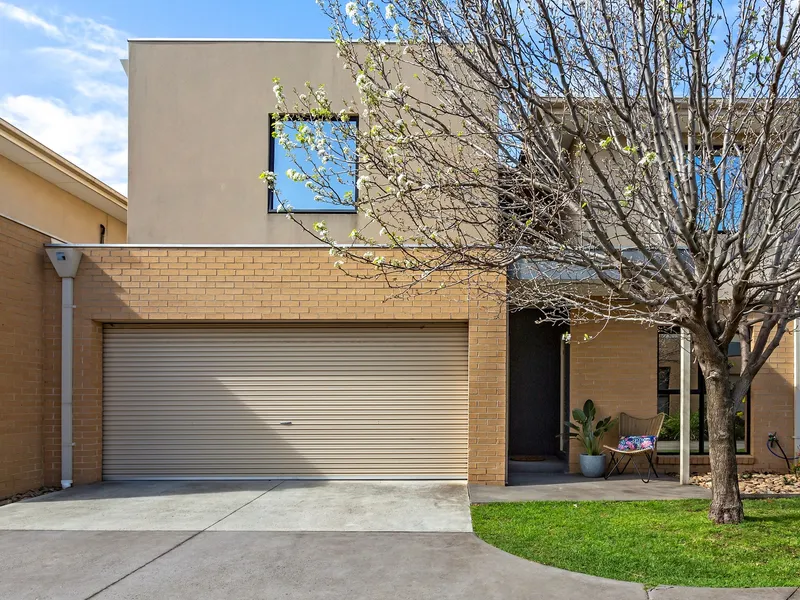 High Quality Contemporary Living