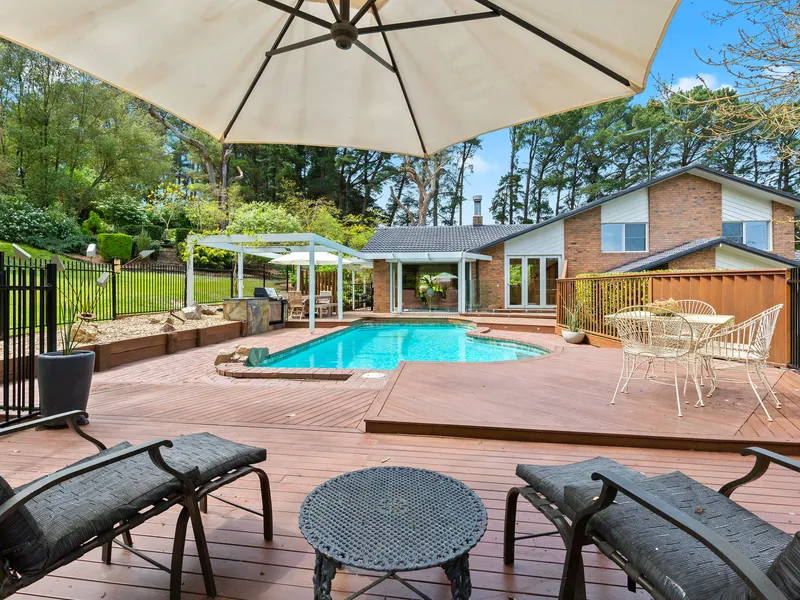 Contemporary Lifestyle Ease with Extraordinary Natural Setting