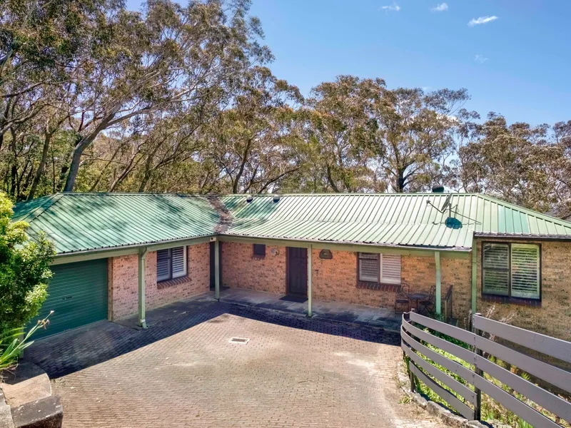 Ultimate Views from the Top of the Blue Mountains to Sydney - 928sqm!