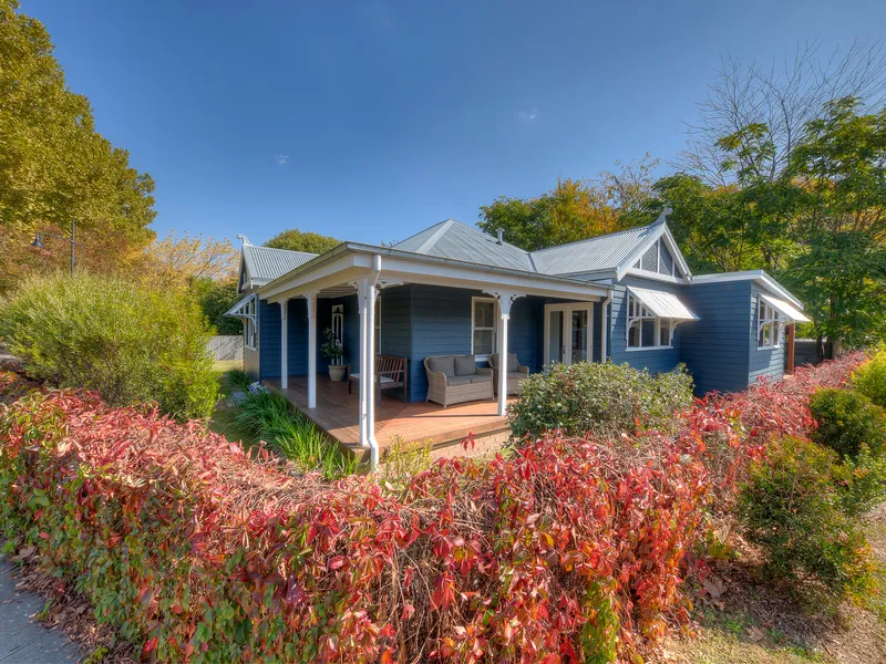 Enchanting oasis in the heart of Bright – your rare retreat awaits!