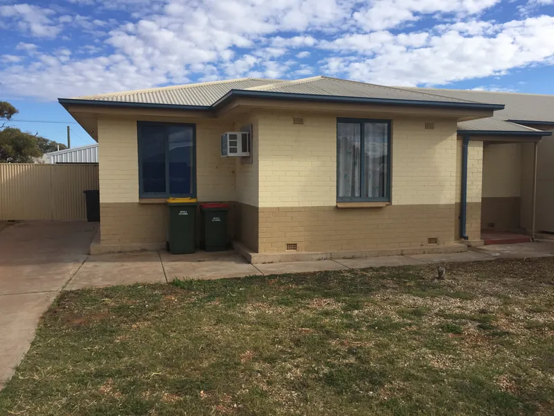 Neat and Tidy Maisonette - WITH LARGE SHED