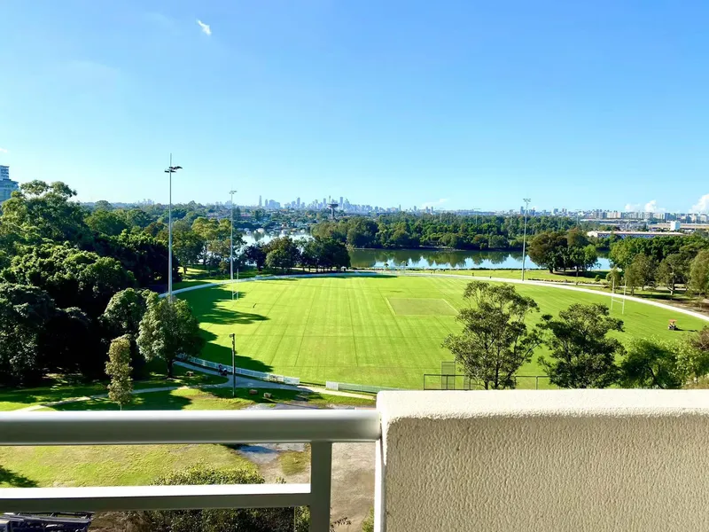 CITY VIEW & WATER VIEW & PARK VIEW & TIMBER FLOOR & MODERN APARTMENT