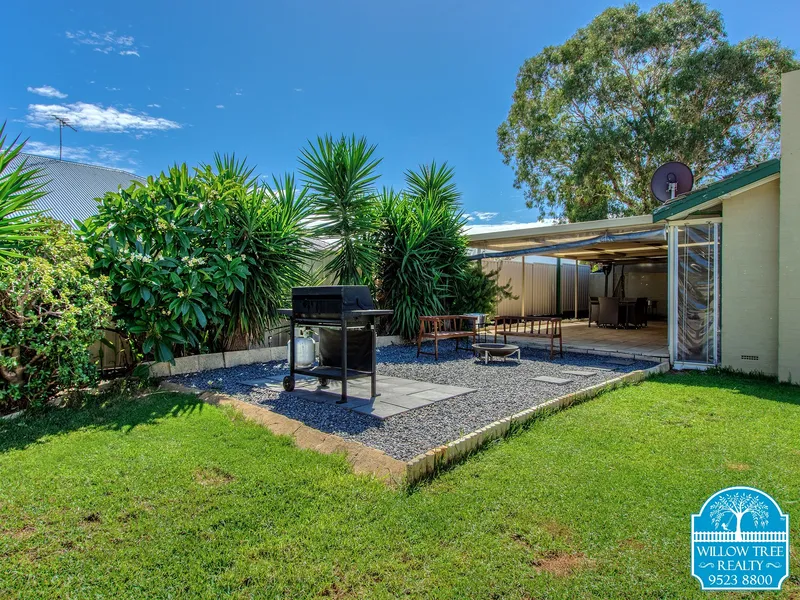 UNDER CONTRACT BY CLARISSA ALSOP