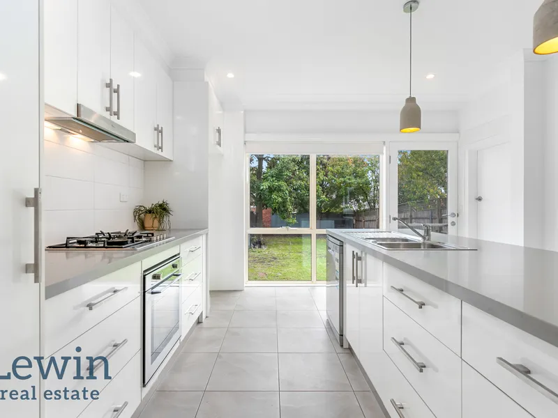 Meticulously updated – simply move in & enjoy!