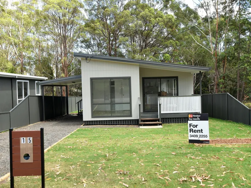 CUTE MODERN HOME - 2 BEDROOM - OPEN PLAN - CLOSE TO TOWN