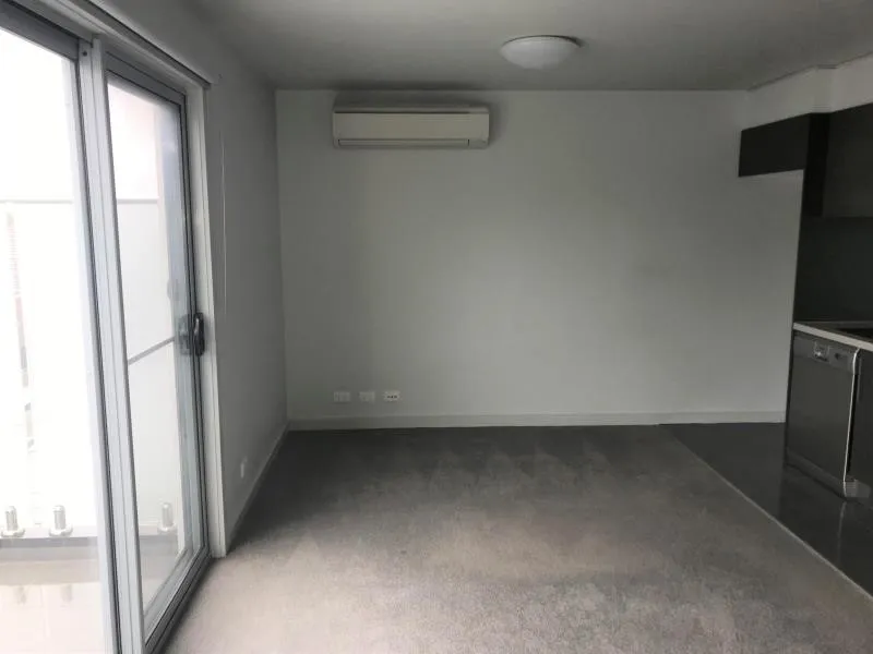 Live in Comfort & Style Close to Shops & Cafes