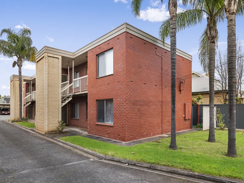 Chic self-contained living for the savvy single or couple in beautiful Westbourne Park