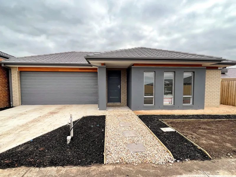 Brand new stylish 4 bedroom home in Little Creek Estate