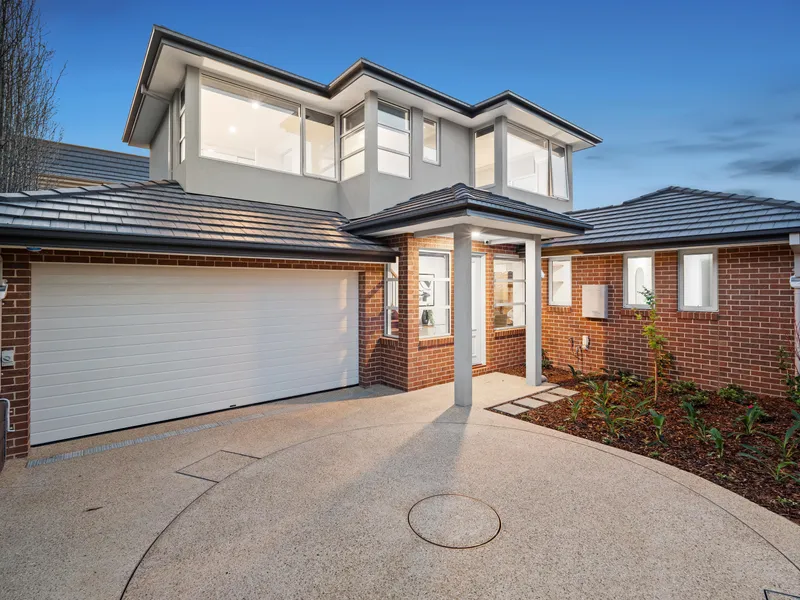 STYLISH SECURE NEW TOWNHOUSE, IN THE BALWYN HIGH SCHOOL ZONE