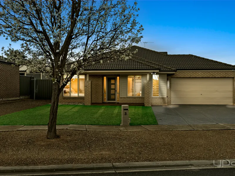 IMMACULATE FAMILY HOME IN FAMILY FRIENDLY LOCATION!