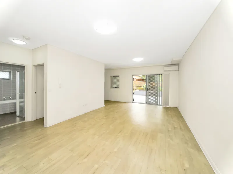 Contemporary, Private & Spacious Villa-Style Home