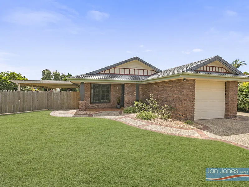 PRIVATE HOME WITH SIDE ACCESS