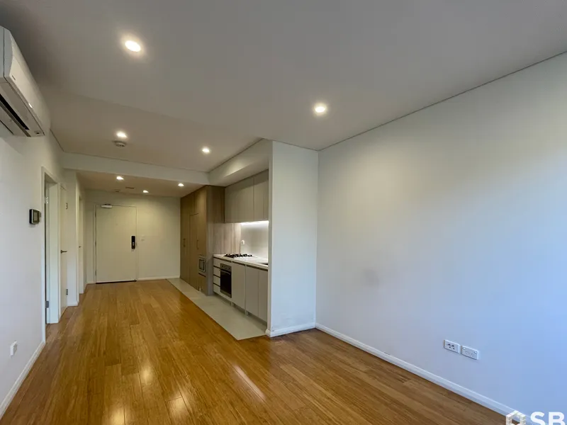 Nealy Brand New Luxury Apartment
