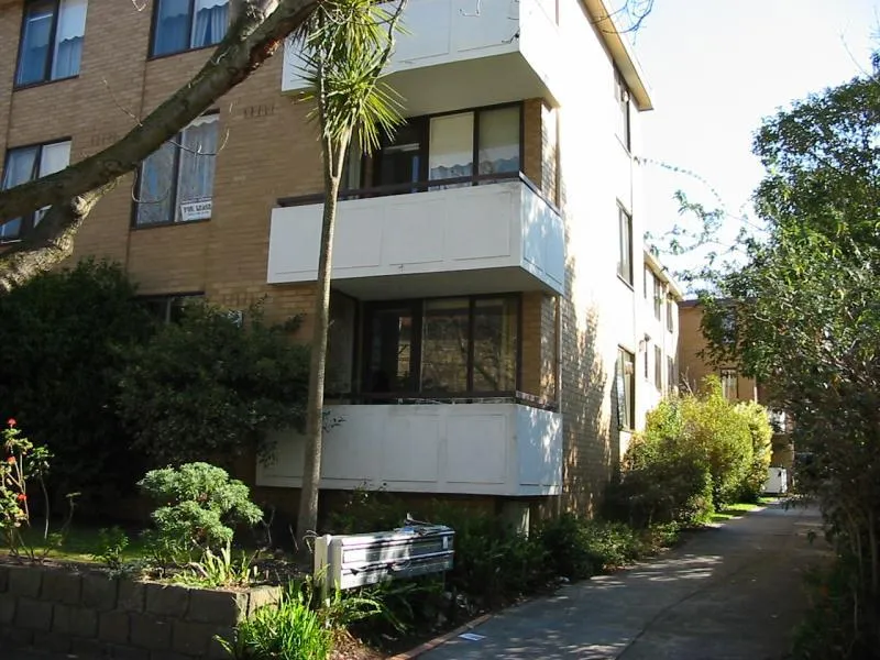 SUNNY APARTMENT - Close to Armadale Station