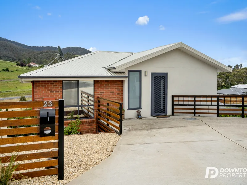 Unique 3 Bedroom Home in Quiet Cul-De-Sac