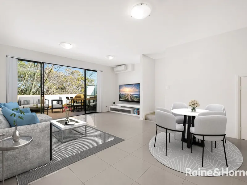 Spacious Split Level 1 Bedroom Apartment