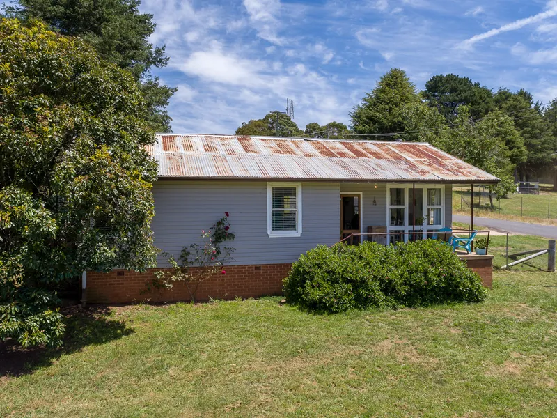 Quaint Country Cottage - Black Springs