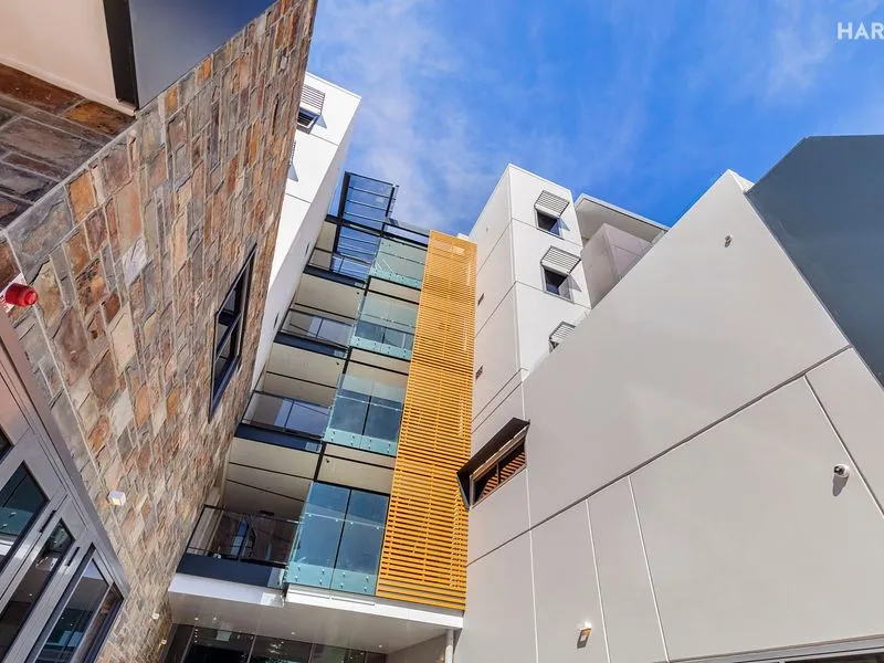 New Apartment with Elegance and Class!