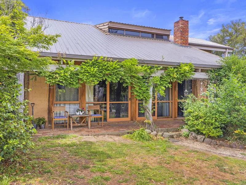 Four Bedroom Mudbrick Family Home