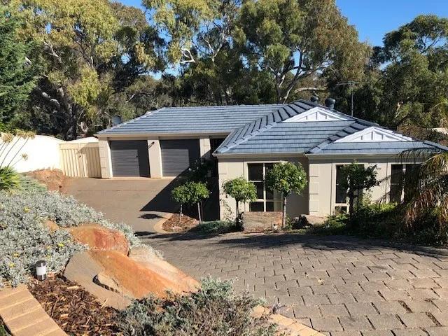 LOVELY FAMILY HOME SURROUNDED BY OTHER QUALITY HOMES, AND AMAZING VIEWS FROM REAR DECK.