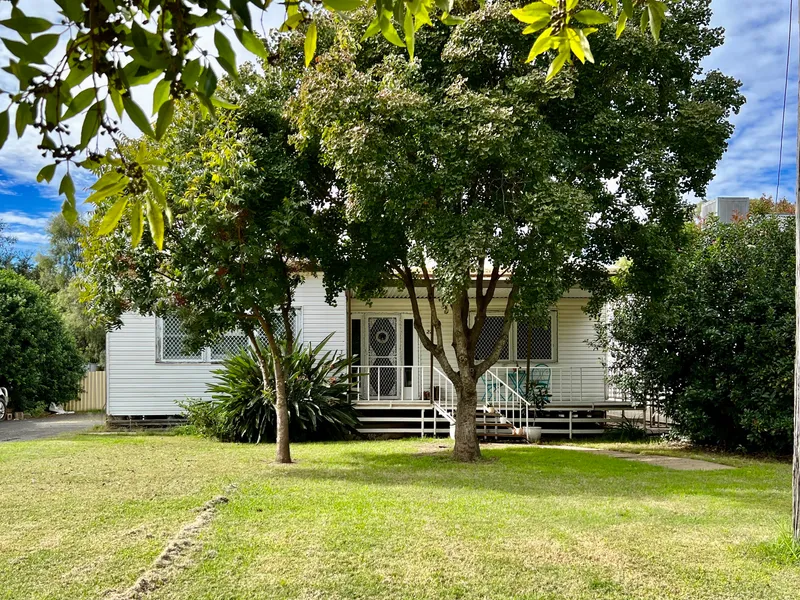 GREAT LOCATION IN WEST MOREE