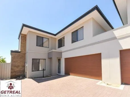 GORGEOUS LOW MAINTENANCE TOWNHOUSE! SOLAR PANELS!