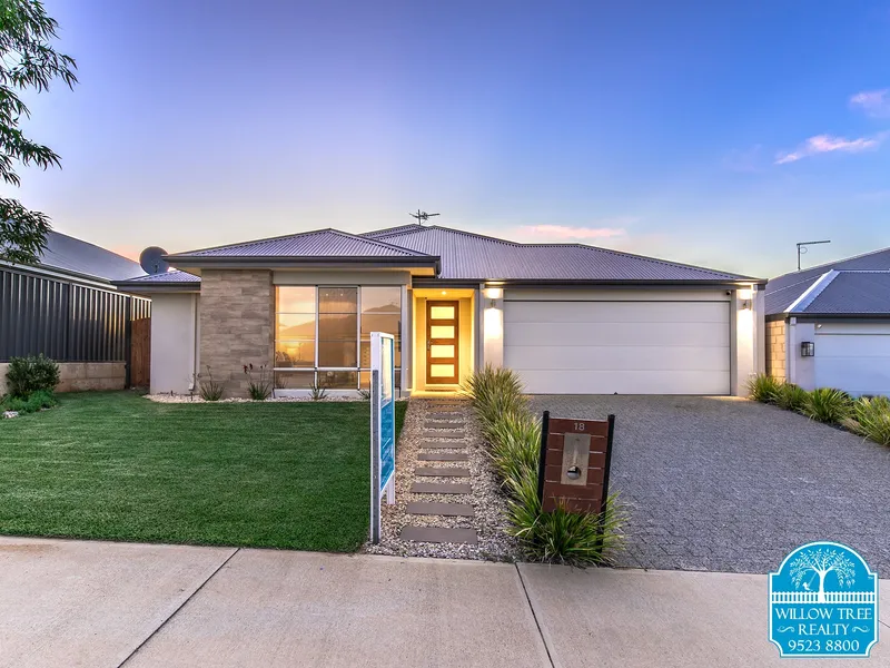 UNDER OFFER BY JANETTE ABBOTT! SMART, STYLISH AND AN ENTERTAINERS DELIGHT!