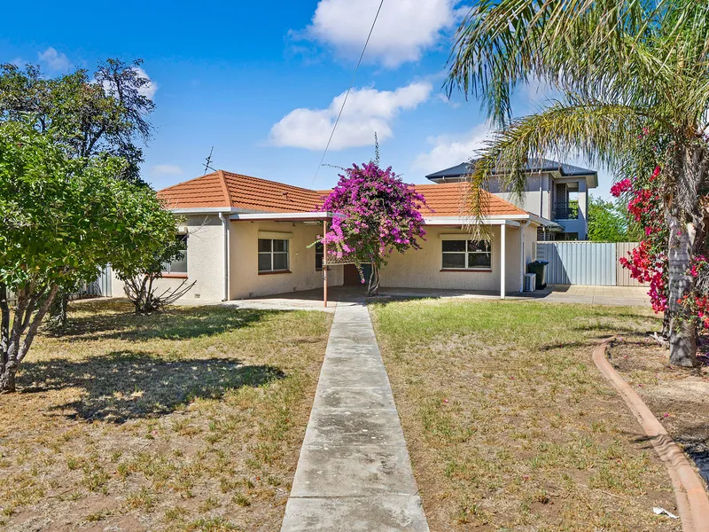 Corner Block of Approx 594m2