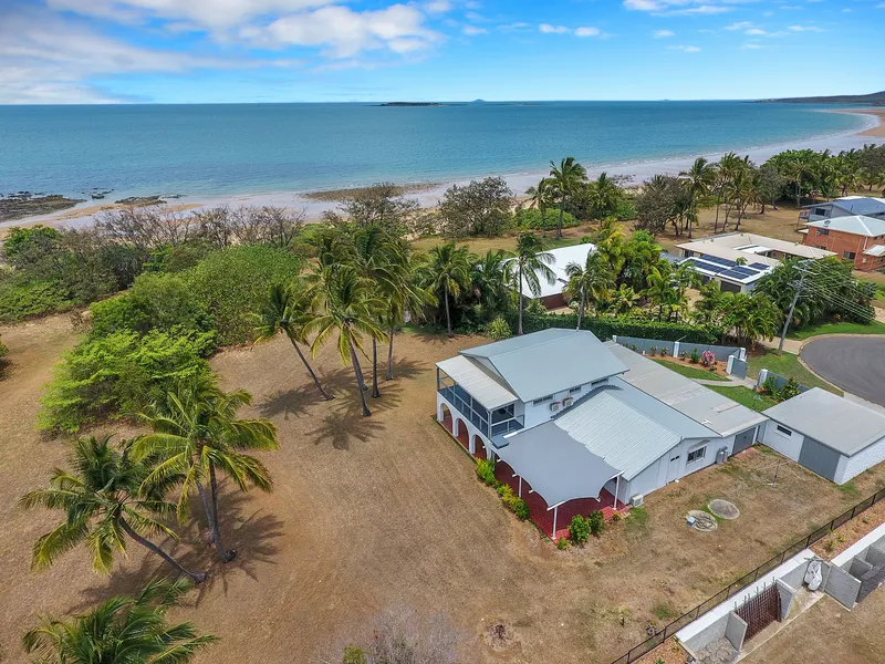 The Ultimate beach house in a Prime Position