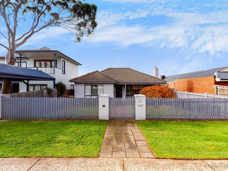 Stylish Opportunity Strathmore